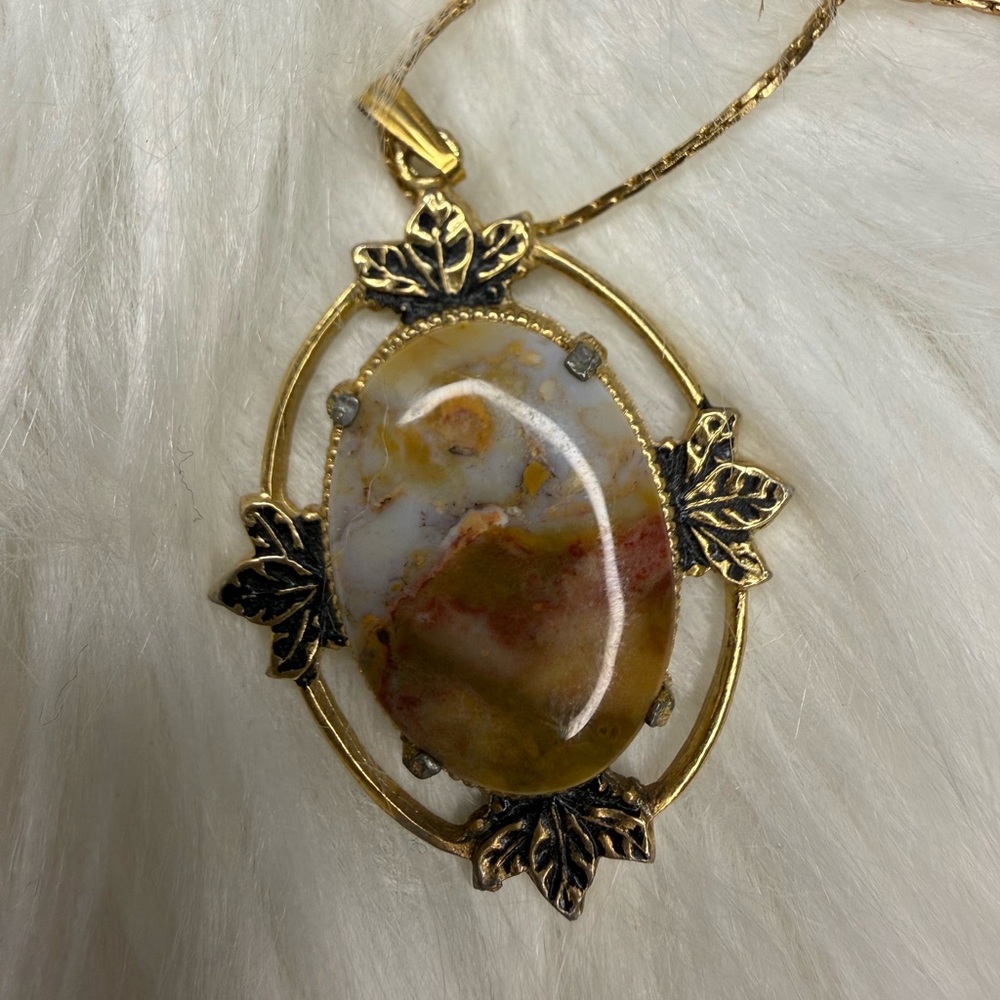 Vintage Avon gold-tone necklace featuring an jasper stone